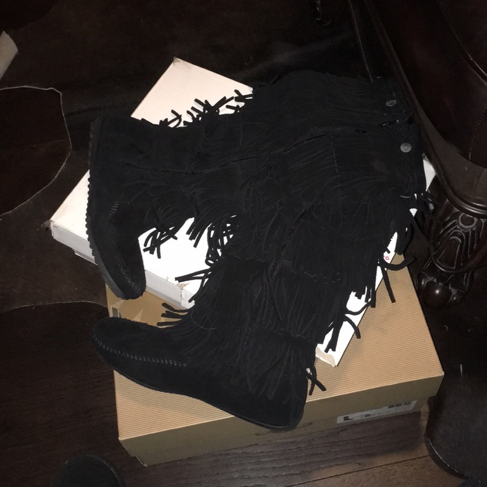 Black Minnetonka Suede Fringe Boots Size 8